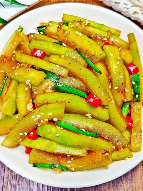 1个西红柿2斤西瓜皮，一斤西瓜几两西瓜皮?-第2张图片-优品飞百科