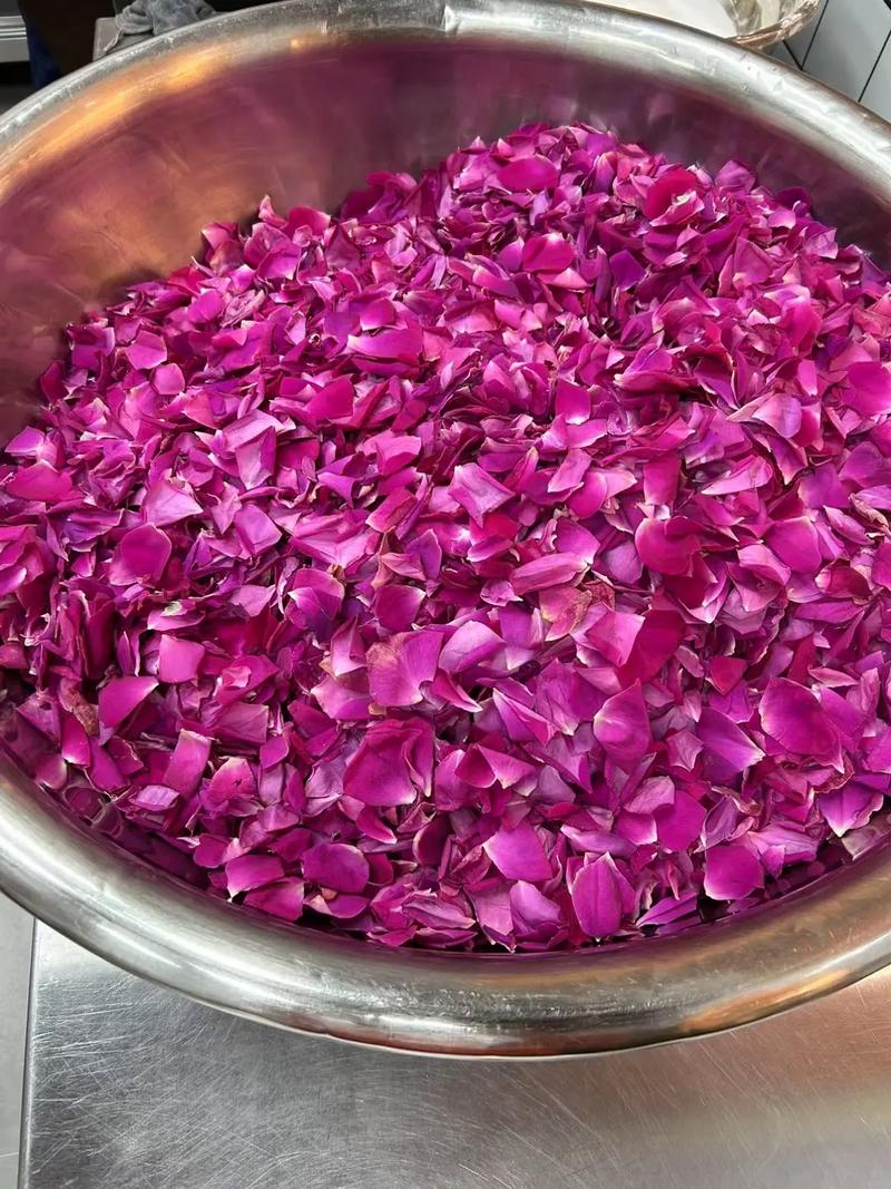 大马士革玫瑰能吃吗?大马士革玫瑰别名?-第5张图片-优品飞百科 大马士革玫瑰能吃吗?大马士革玫瑰别名?-第5张图片-优品飞百科