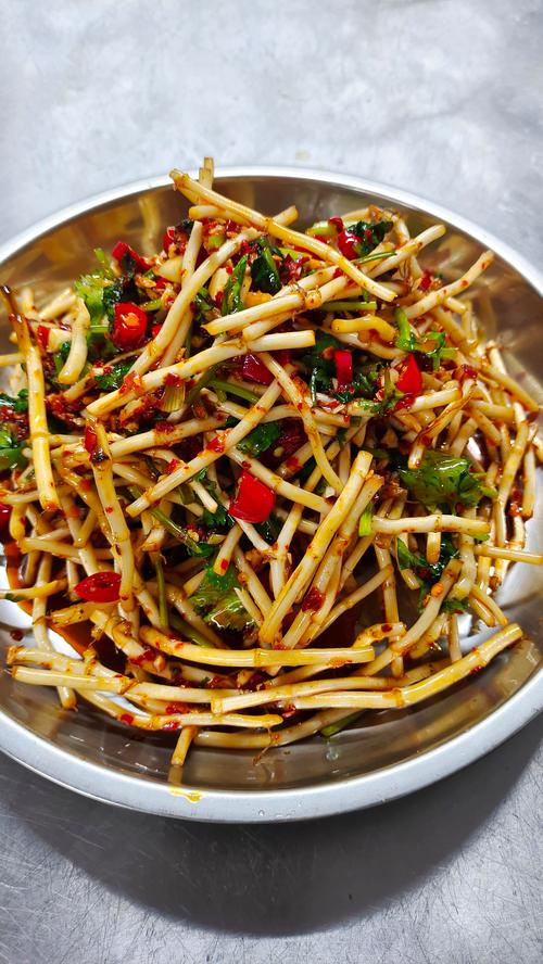 鱼腥草的做法,鱼腥草的味道大吗,食材_鱼腥草的做法大全窍门-第2张图片-优品飞百科 鱼腥草的做法,鱼腥草的味道大吗,食材_鱼腥草的做法大全窍门-第2张图片-优品飞百科