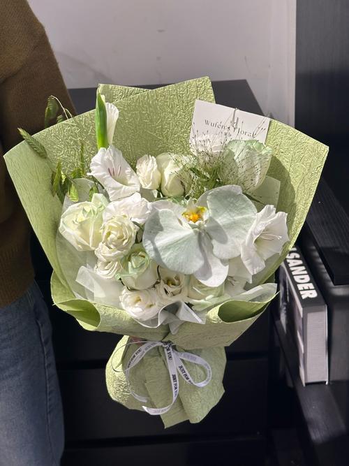 情人节插花DIY？情人节插花活动文案？-第2张图片-优品飞百科