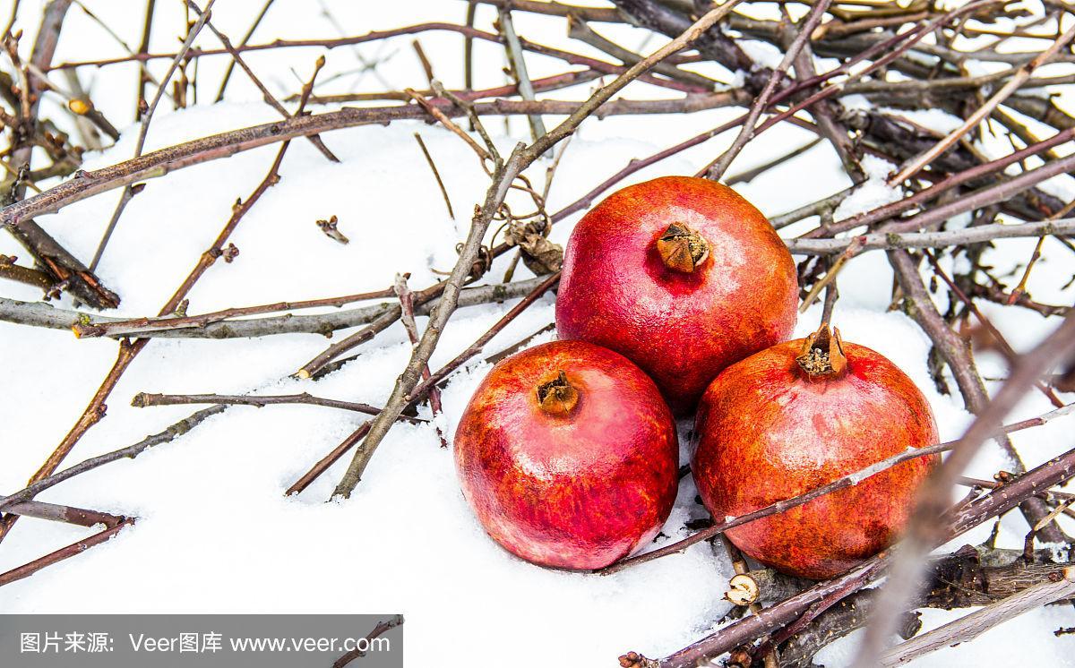 石榴里面有雪花状可以吃吗，果肉有裂痕能吃吗，石榴里面有雪花状可以吃吗,果肉有裂痕能吃吗-第3张图片-优品飞百科