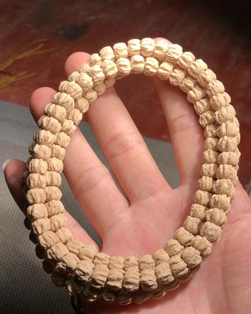 百香果的籽要嚼碎吃吗？百香果的籽要嚼碎吃吗视频？-第1张图片-优品飞百科