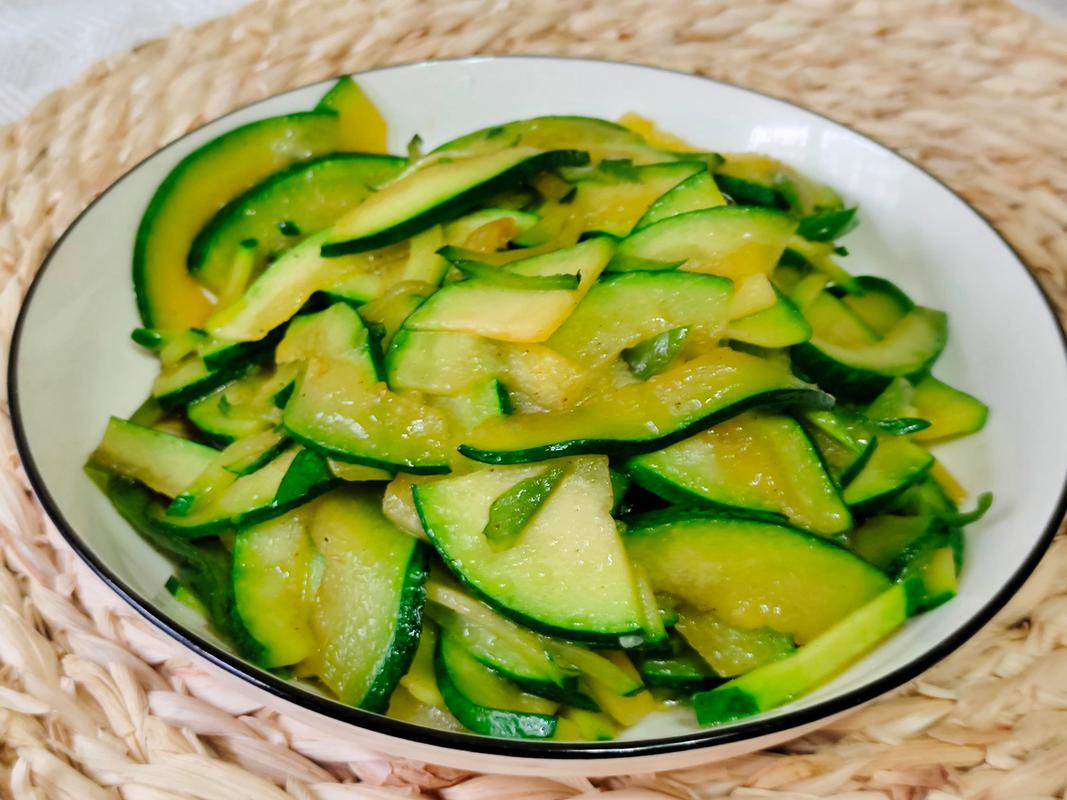 南瓜怎么吃，嫩南瓜怎么做好吃，嫩南瓜怎么弄？-第3张图片-优品飞百科