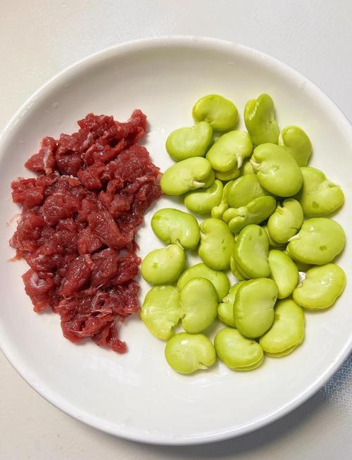 蚕宝宝吃什么，蚕宝宝吃什么叶子？-第2张图片-优品飞百科