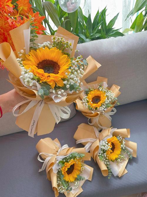 向日葵代表什么含义,向日葵一般送什么人,向日葵是送给什么人的-第1张图片-优品飞百科 向日葵代表什么含义,向日葵一般送什么人,向日葵是送给什么人的-第1张图片-优品飞百科