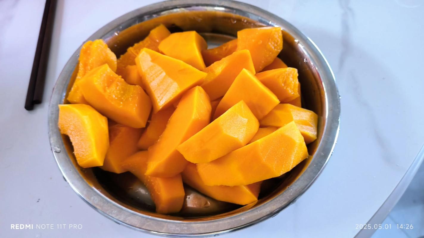 木瓜的功效与作用，木瓜怎么吃更丰胸？木瓜的功效和怎么用？-第3张图片-优品飞百科