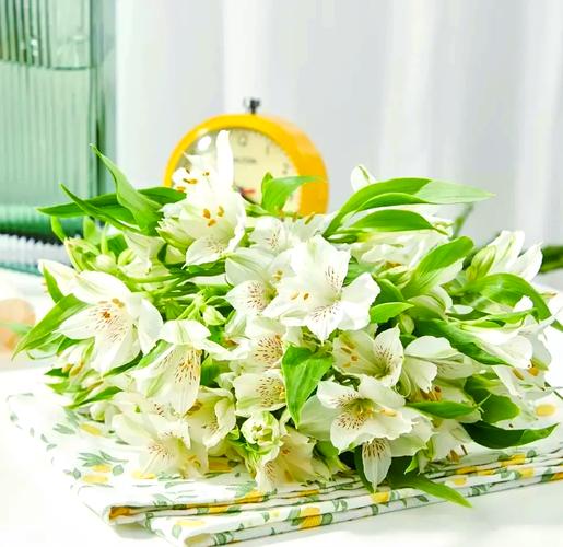 水仙百合插花欣赏?水仙百合插花怎么保持花期长?-第3张图片-优品飞百科 水仙百合插花欣赏?水仙百合插花怎么保持花期长?-第3张图片-优品飞百科