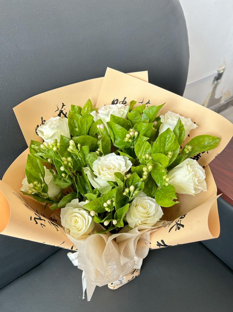 茉莉花的花语，茉莉花可以送人吗？茉莉花可以送人吗?？-第3张图片-优品飞百科