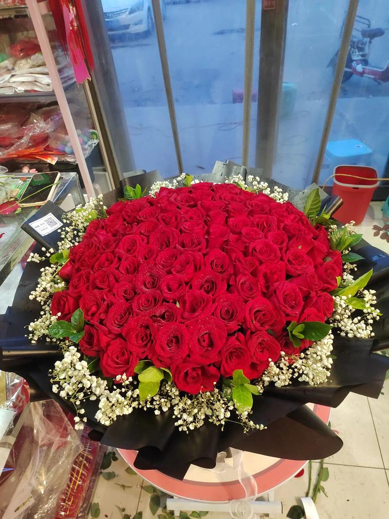 送多少朵玫瑰花的含义?送几朵玫瑰花合适?-第7张图片-优品飞百科 送多少朵玫瑰花的含义?送几朵玫瑰花合适?-第7张图片-优品飞百科