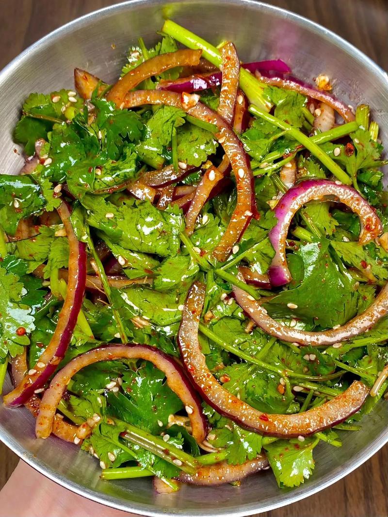 香菜的功效与作用，香菜怎么做好吃？香菜功效与作用的功效与作用点？-第7张图片-优品飞百科