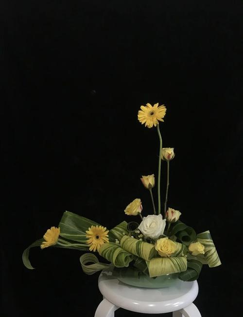东方式插花的风格特点，东方式插花的风格特点有哪些