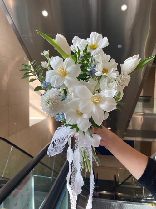 冬季结婚手捧花选取什么花好，冬天结婚需要注意-第3张图片-优品飞百科