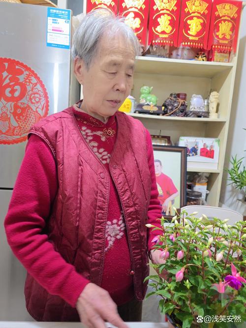 大爷养花爱刨土，大爷养花爱刨土视频？-第3张图片-优品飞百科